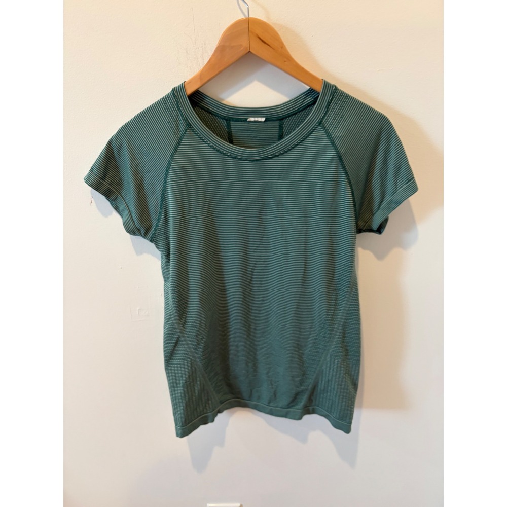 Athleta Momentum Short Sleeve Striped Athletic Top Green White Seamless Medium